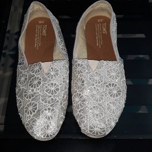 Tom's sparkly flower pattern